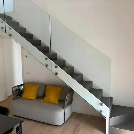 Luxury Apartment *
